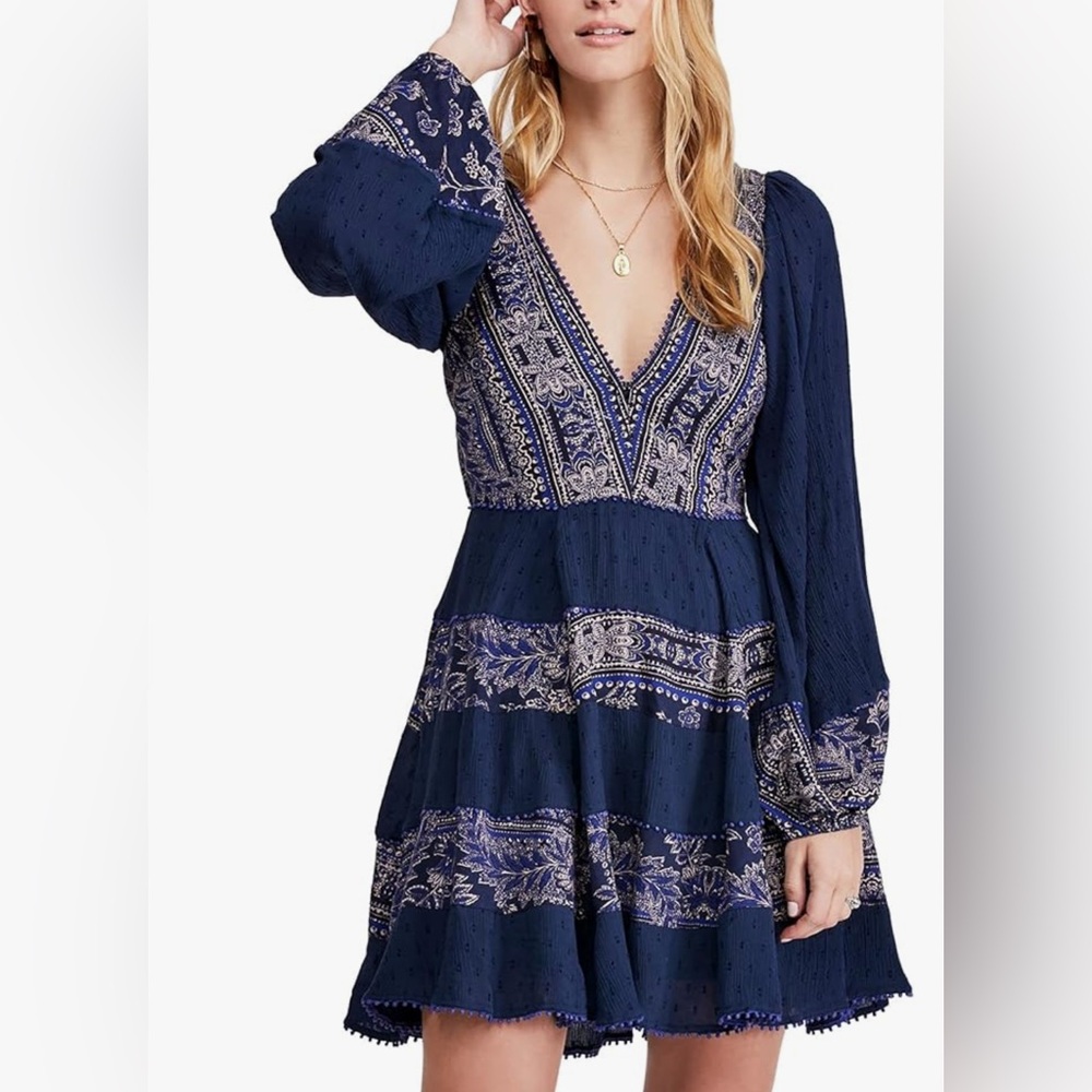 Free people dress size L in blue, fit and flare lightweight and cute